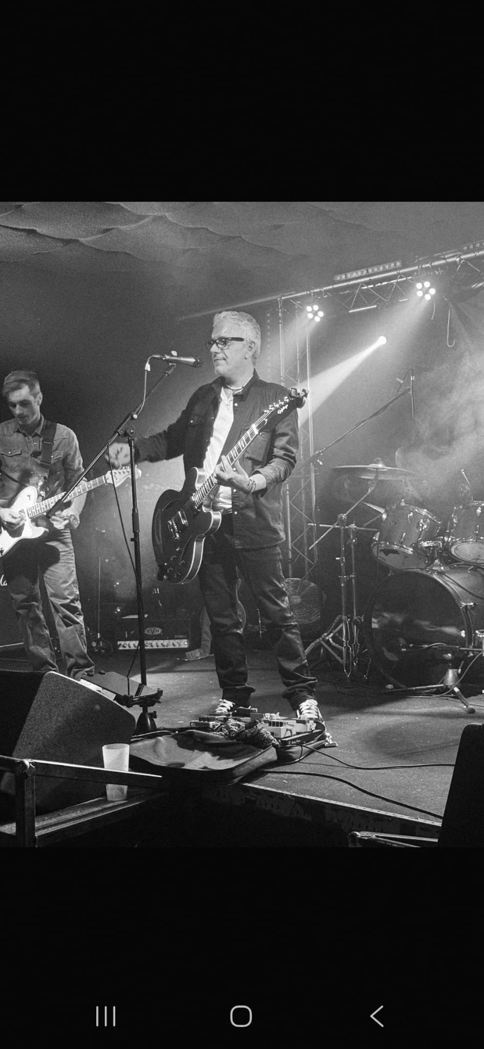 Robert Chovel "Bob" — Guitare rythmique & soliste — Les Inouis